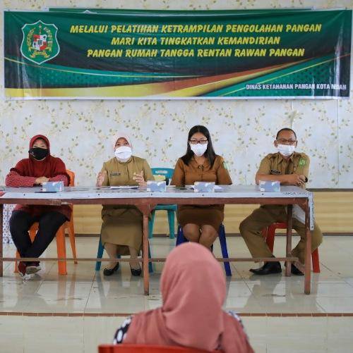 Pemko Medan Gelar Pelatihan dan Beri Bantuan Alat Masak untuk Masyarakat