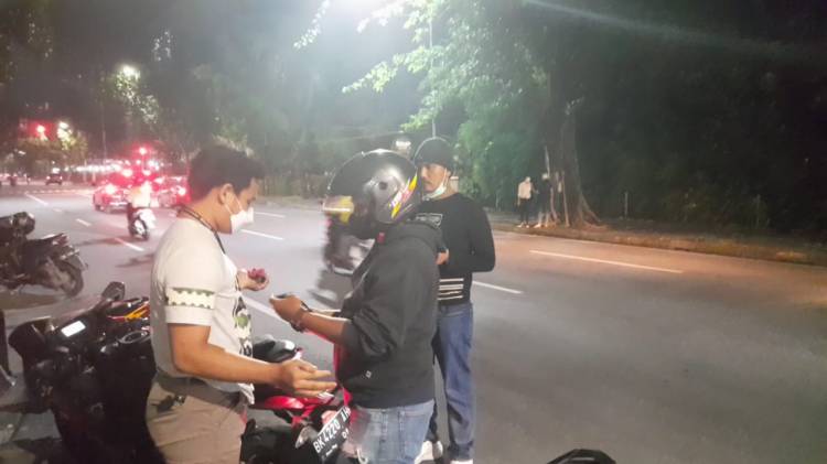 Beri Rasa Aman di Malam Hari, Polsek Medan Baru Patroli 3C
