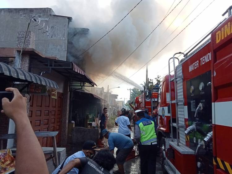 Sebuah Ruko di Sunggal Terbakar,  Seorang Warga Tewas