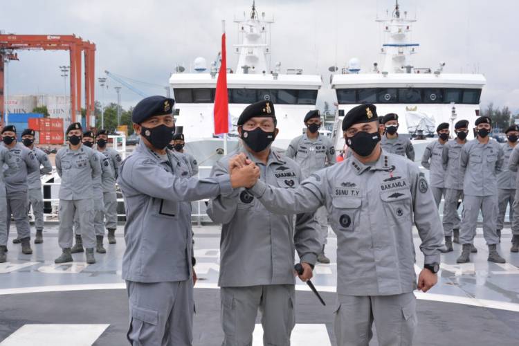 Jabatan Komandan KN Tanjung Datu-301 Bakamla RI Berpindah Tangan