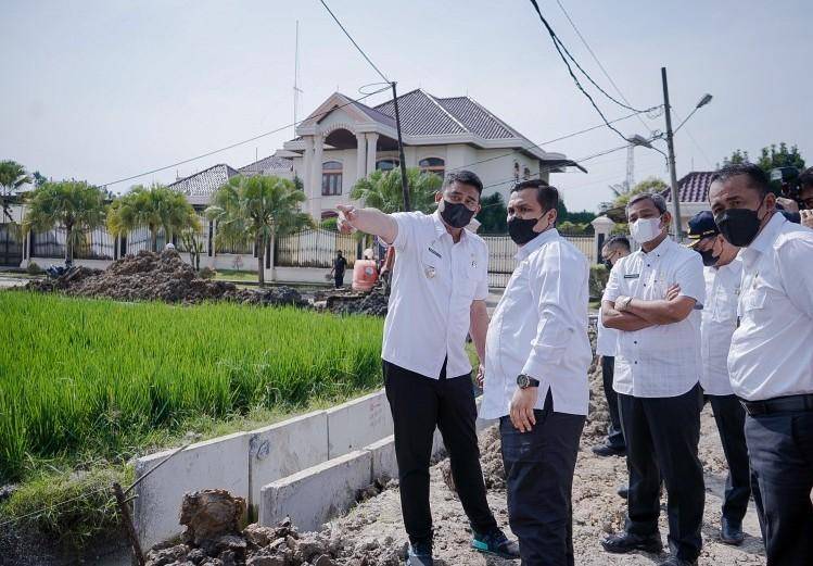 Bobby Nasution Temukan Pemasangan U-Ditch Tidak Sesuai, Minta Dinas PU Lakukan Evaluasi & Tindak Tegas