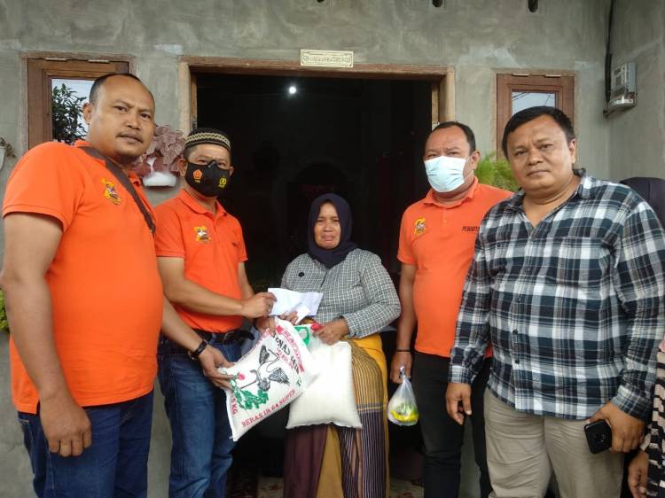 Mantan Loper Koran Meninggal, Ketua Pewarta Melayat dan Berikan Santunan