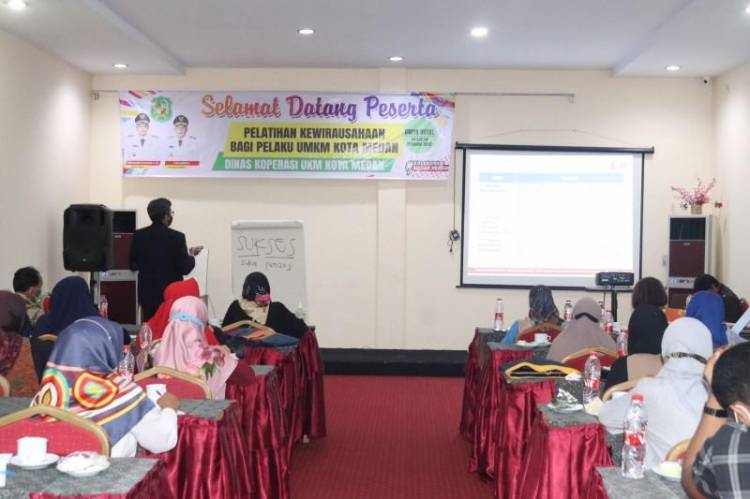 Naikkan Kelas UMKM, Dinas Koperasi UKM Kota Medan Kembangkan Pengetahuan Kewirausahaan Pelaku Usaha