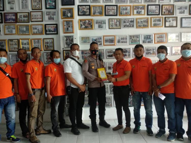 Peringati HPN, Kapolsek Medan Timur Kunjungi Pewarta Polrestabes Medan