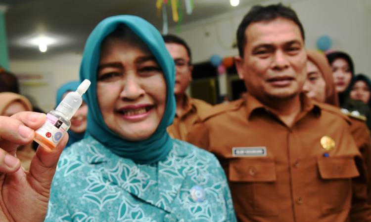 Pastikan Imunisasi Polio Maksimal, Ketua TP PKK Sumut Kunjungi Keramaian PIN Polio di Desa Sena