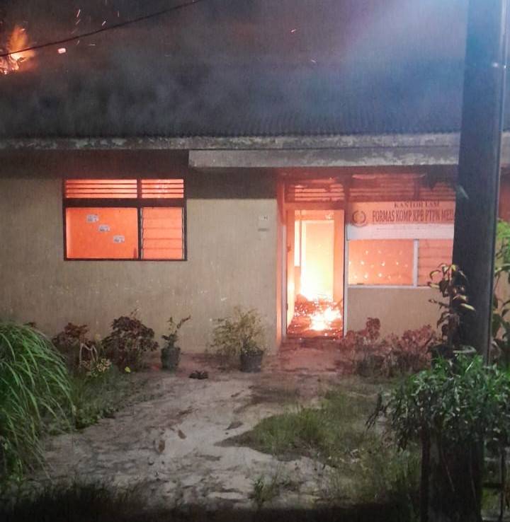Dua Rumah di Komplek KBP Jalan Elang Terbakar