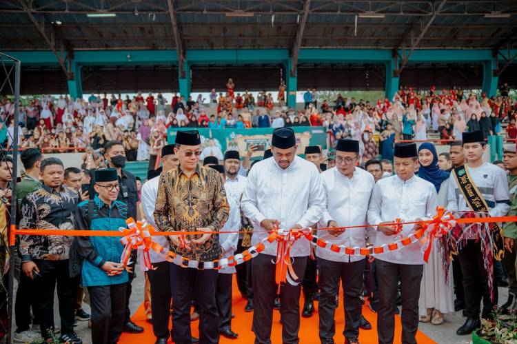 Sekitar 20.000 Kafilah Dari 21 Kecamatan Meriahkan Pawai Taaruf Pembukaan MTQ ke-56 Kota Medan
