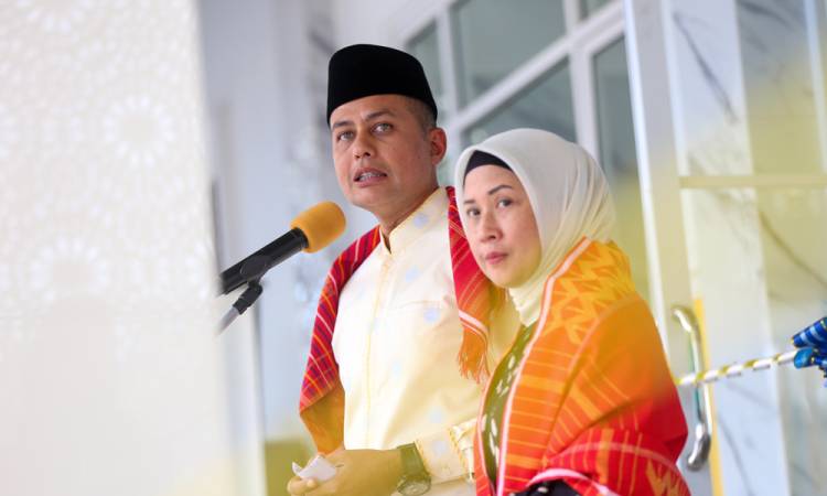 Resmikan Masjid Al Muslimun, Ijeck Minta Keterlibatan Perguruan Tinggi Bantu Ekonomi Masyarakat Desa Terpencil