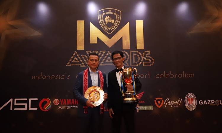Ijeck Terima Penghargaan Indonesian Motorsport Achievement IMI Awards
