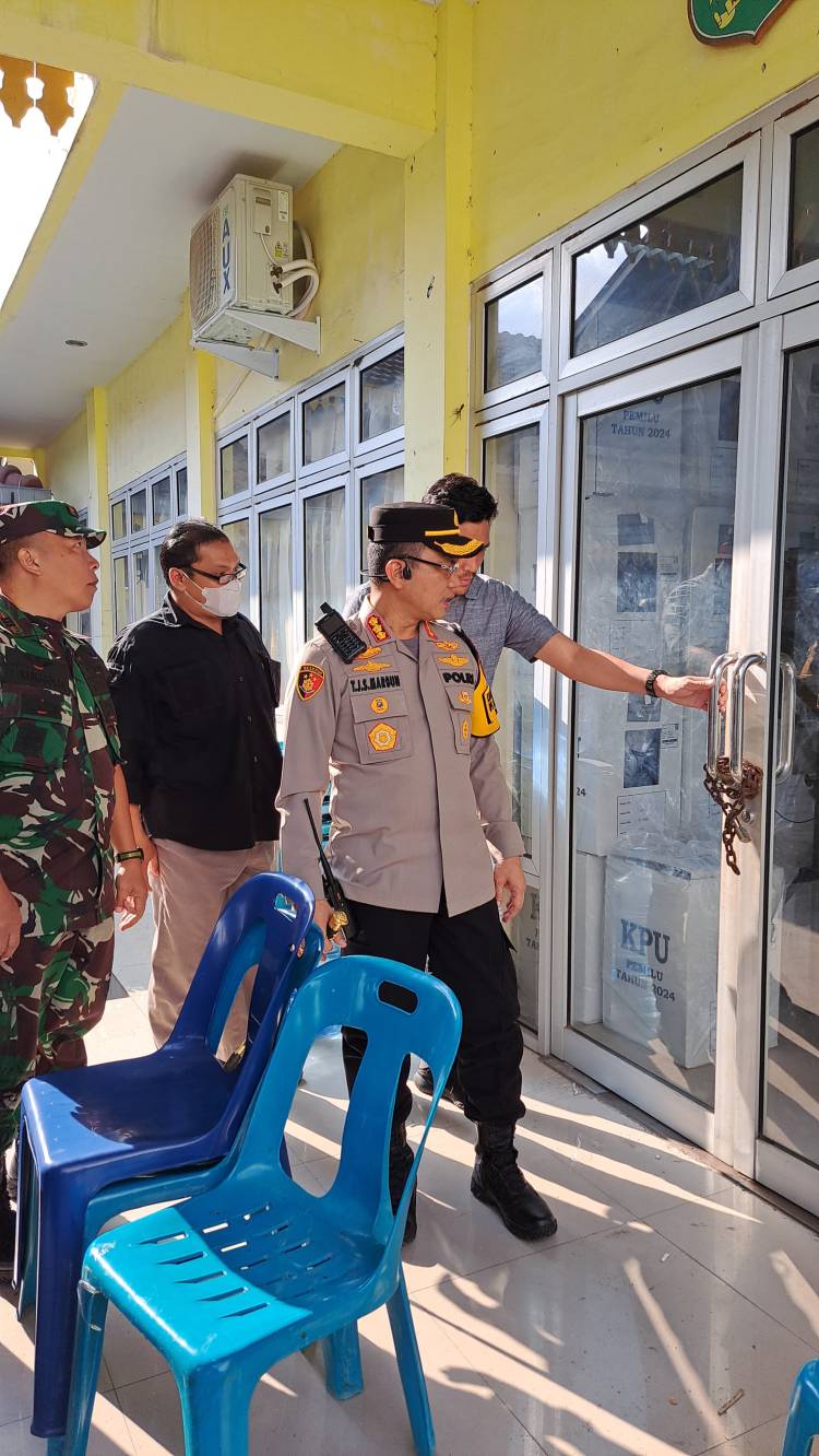 Pastikan Keamanan Logistik Pemilu di PPK, Kapolrestabes Medan Lakukan Monitoring dan Pengecekan 4 Kecamatan 