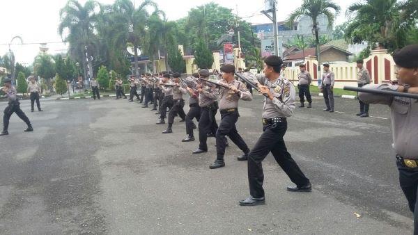 60 Bintara Remaja Polres Deli Serdang Dilatih PBB dan Beladiri Tongkat