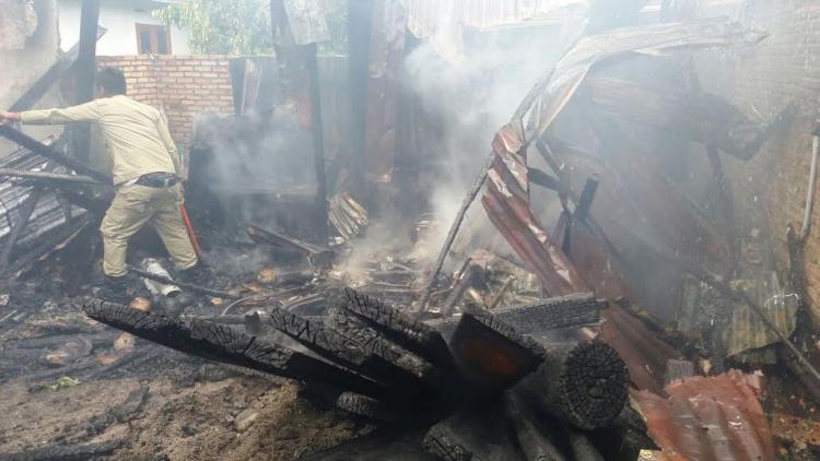 Dua Rumah dan Satu Gudang Terbakar di Binjai