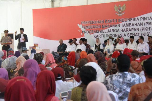 Presiden Jokowi:Kalau Pemegang KIS Tidak Dilayani, Lapor ke Saya