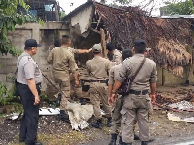 Muspika Medan Johor Tertibkan Pedagang Kaki Lima