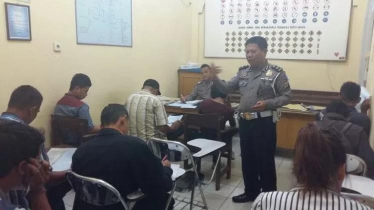 Pemohon SIM di Polres Deli Serdang Dibantu Pengurusannya