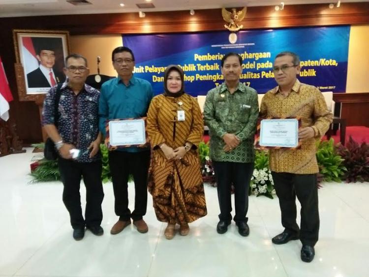 RSUD dan Dinas P2TSP Deli Serdang Terima Penghargaan dari MenPAN-RB