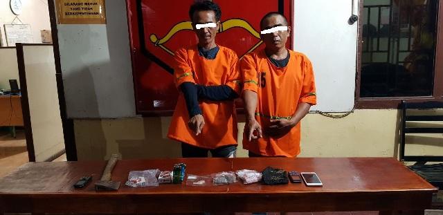Lari ke Atap Rumah, Dua Pelaku Narkoba Ditembak Polsek Perdagangan 