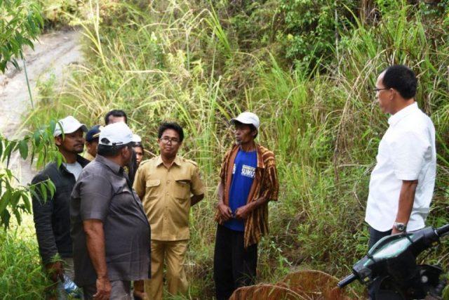 Bupati Humbahas Tinjau Jalan Penghulung Pollung dengan Baktiraja