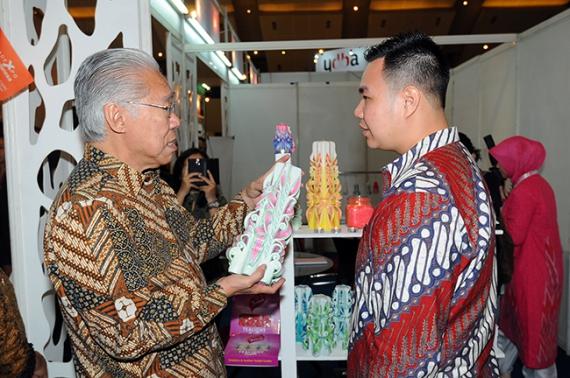 Lilin Ukir Asahan Tembus Pasar Internasional