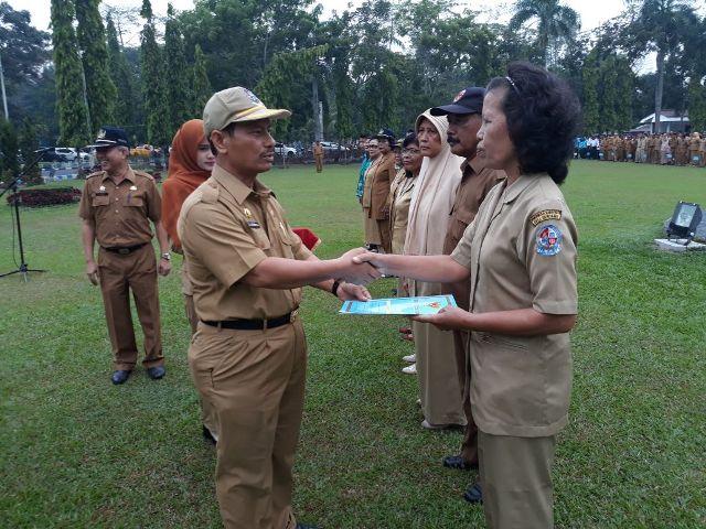 23 ASN Pensiunan Pemkab Deli Serdang Terima Bansos Korpri dan Taspen