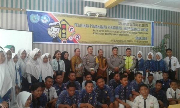 Di Hadapan Pelajar, Kasat Lantas Polres Labuhanbatu: Tertib Berlalulintas Itu Keren