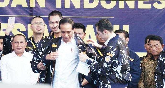 Hadiri Temu Kader di Lapangan Merdeka Medan, Presiden Jokowi Minta AMPI Luruskan Berita Hoaks