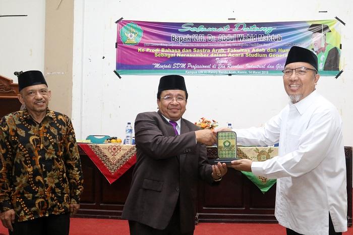 Mantan Dubes RI untuk Qatar Berikan Kuliah Umum di FAH UIN Ar-Raniry