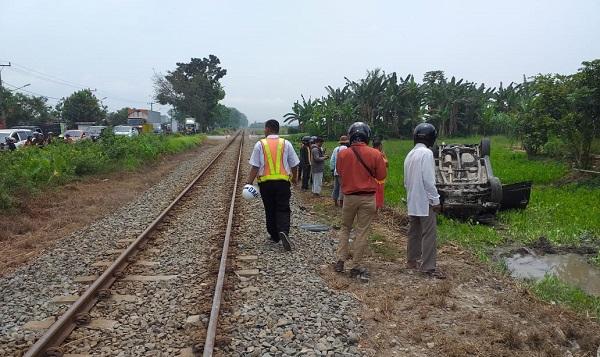 Mobil Ditabrak Kereta Api Sri Bilah di Perbaungan, Pegawai Dishub Deli Serdang Tewas, Istri Luka Parah