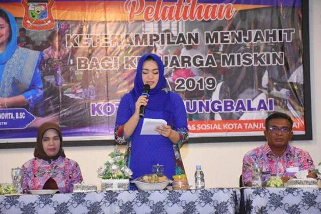 Dinsos Tanjungbalai Laksanakan Pelatihan Menjahit dan Merangkai Hantaran Pengantin Bagi Keluarga Kurang Mampu