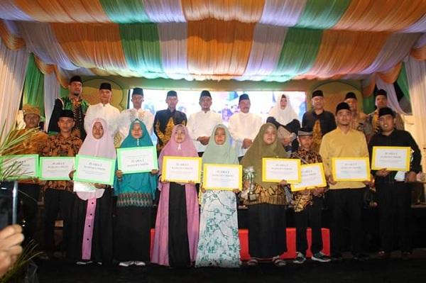Plt. Bupati Labuhanbatu Berikan 10 Hadiah Umroh kepada Juara I MTQ dan FSQ