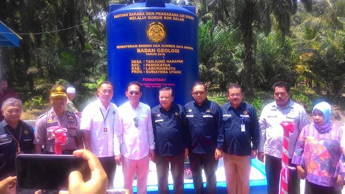 Kementerian ESDM Serahkan Bantuan Sumur Bor ke Labuhanbatu