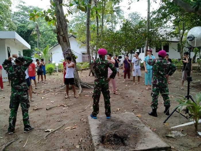 Kogasgabpad TNI Pimpin Olahraga WNI ABK Observasi Pulau Sebaru