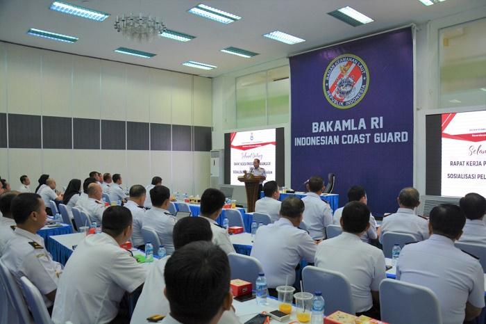 Laksdya TNI Aan Kurnia Tutup Raker Program 2021 Bakamla RI