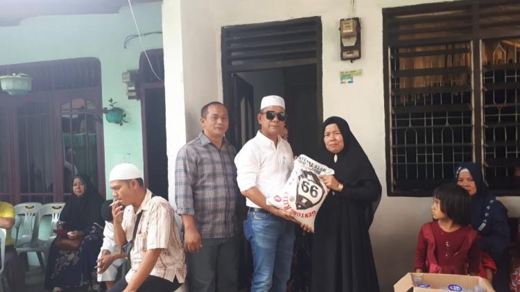 Santuni Segoni Beras, Ketua Pewarta Melayat Almarhum Buyung
