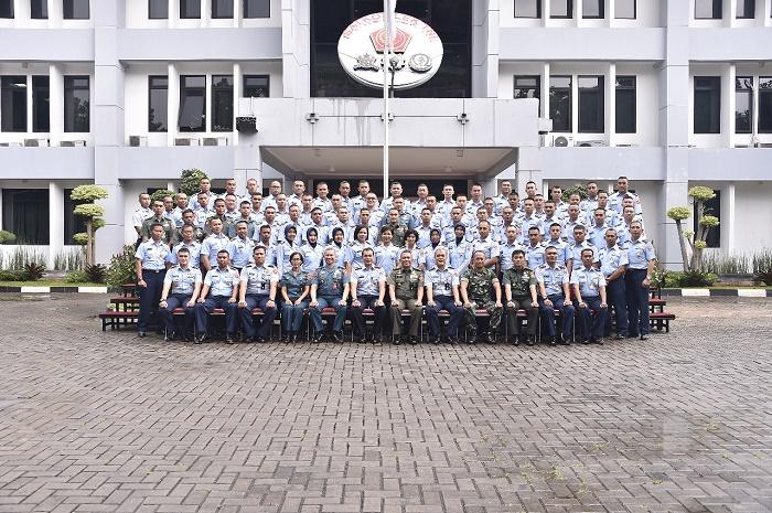 69 Perwira Siswa Sekkau Angkatan 107 Kunjungi Mabes TNI