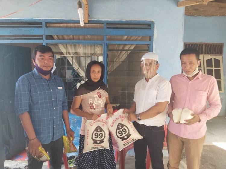 Wartawan Senior Hasiholan Siregar Tutup Usia, Ketua Pewarta Berikan Santunan kepada Istri Almarhum