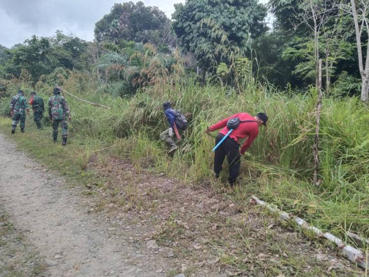 Ciptakan Sinergitas Dengan Rakyat, Satgas TMMD Bersihkan Jalan