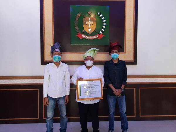 PB MBN Hadiahi Bupati Langkat 'Tanjak Mahkota Warisan' 