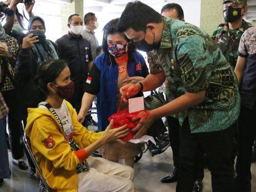 Walikota Medan Tinjau Vaksinasi Massal Covid-19 untuk Penyandang Disabilitas dan Rohaniawan