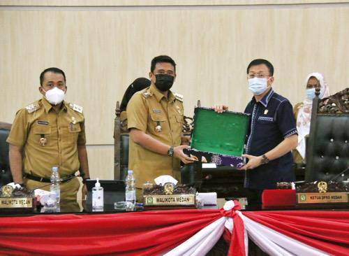 Ketua DPRD Serahkan Hasil Reses Dapil I s/d V kepada Pemko Medan