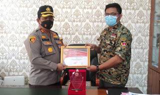 Kapolres Batubara AKBP Ikhwan Lubis Terima Anugerah BPI Award 2021