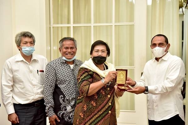 Bahas Masalah Pendidikan, Gubernur Terima Audiensi IAKN Taput dan Pemuda Gereja Denominasi