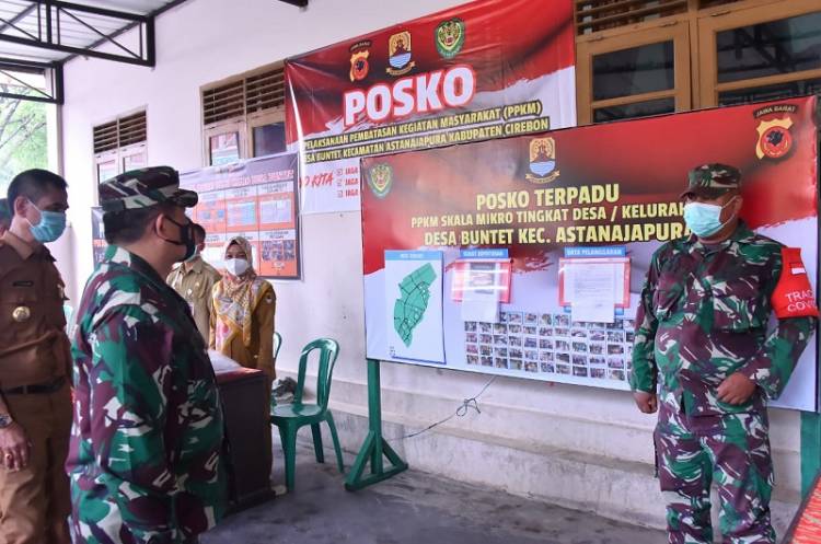 Aster Panglima TNI Tinjau Posko Terpadu PPKM Berskala Mikro di Cirebon