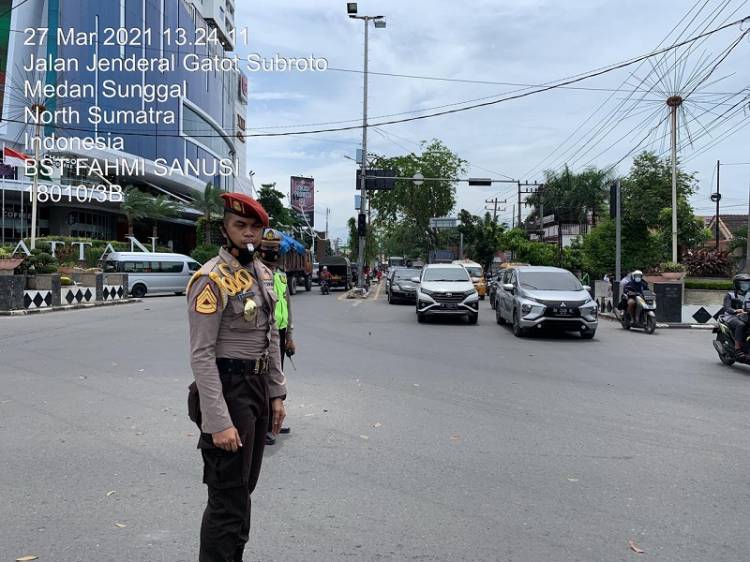 Taruna Akpol Atur Lalulintas, Didampingi Anggota Polsek Medan Helvetia