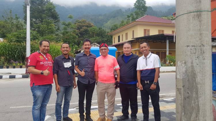 Kunjungan ke Samosir, Ketum Kadin Sumut Sempatkan Ikut Olahraga Bersepeda