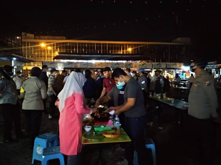 Muspika Medan Helvetia Bubarkan Kerumunan Warga di Tempat Tongkrongan Anak Muda