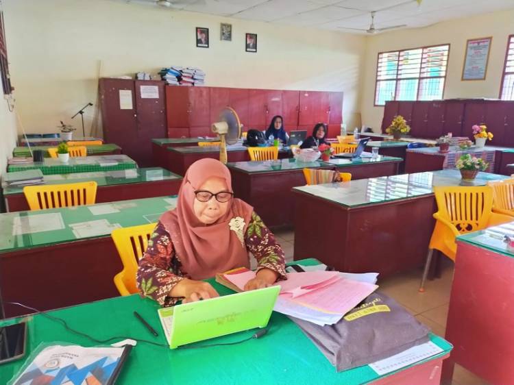 Desain Soal Ujian Madrasah, Begini Sinergi Guru MTsN 1 Labuhanbatu