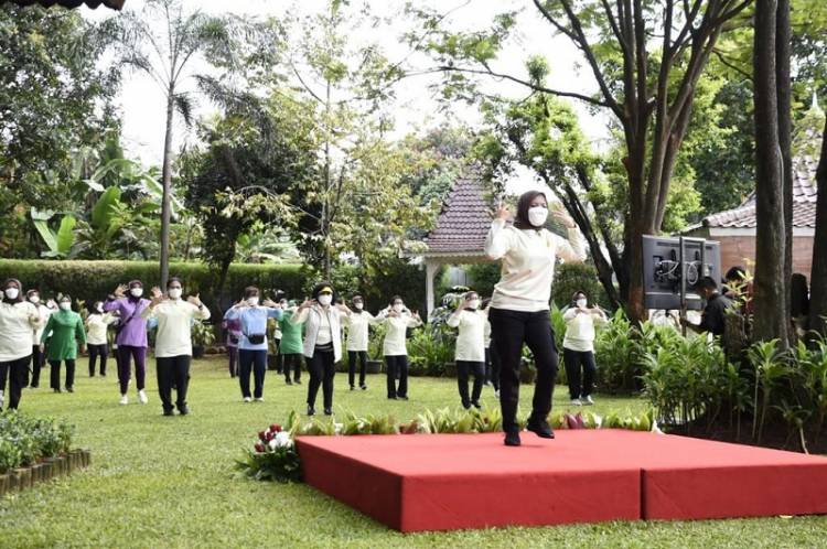 HUT Ke-57 Dharma Pertiwi Gelar Lomba Senam New Normal