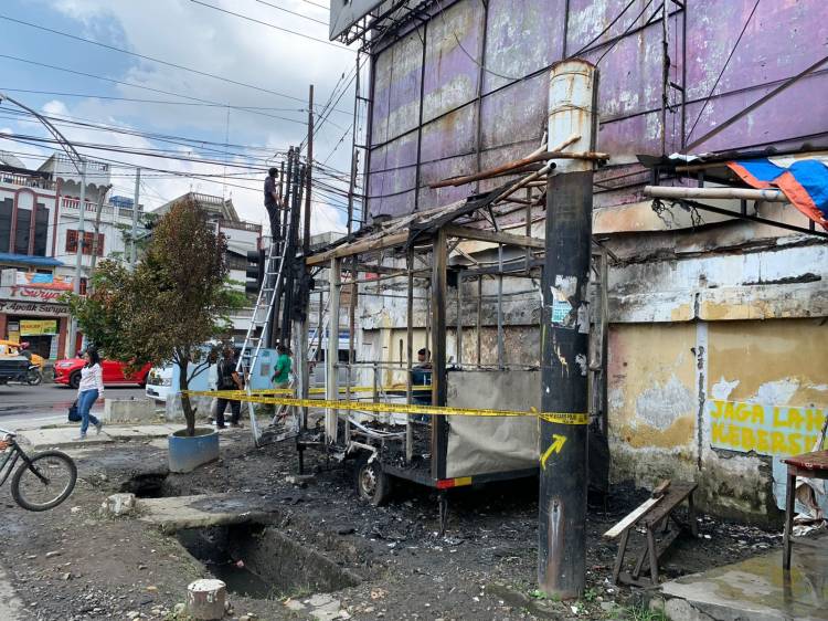 Polisi Tangkap Pelaku Pembakaran Mobil Portabel Pos Polisi di Sunggal  