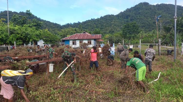 Satgas Pamtas Yonif 126/KC Bantu Masyarakat membuka Lahan Pertanian